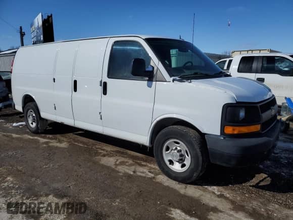 2014 Chevrolet Express Cargo with VIN 1GCWGGFA9E1105801, listed as a Copart auction lot 45789185 with 117,119 mi miles and Salvage title. Bid and sale history available at DreamBid. Image 4.