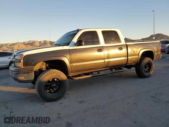 2003 Chevrolet Silverado 1500HD LT с VIN 1GCGC13U43F241300, выставлен на аукционе Copart как лот 79757644 с пробегом 163 860 миль миль и Списание • Salvage title. История ставок и продаж доступна на DreamBid. Изображение 1.