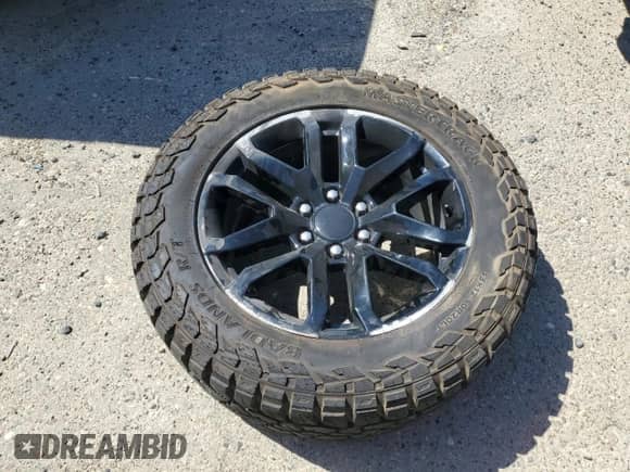 2019 GMC Sierra 1500 Elevation with VIN 1GTR8CED8KZ224449, listed as a Copart auction lot 56199695 with 102,189 mi miles and Salvage title. Bid and sale history available at DreamBid. Image 12.