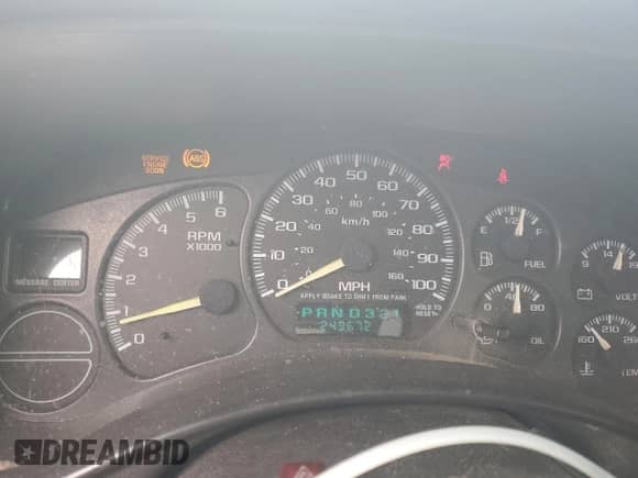 2000 Chevrolet Silverado 1500 with VIN 1GCEC14T4YE302896, listed as a Copart auction lot 55163645 with 249,672 mi miles and Salvage title. Bid and sale history available at DreamBid. Image 9.