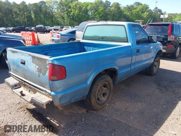 1996 Chevrolet S-10 с VIN 1GCCS1447T8157430, выставлен на аукционе IAAI как лот 41998677 с пробегом 242 109 миль миль и . История ставок и продаж доступна на DreamBid. Изображение 4.