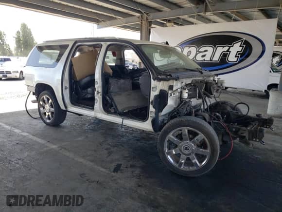 2008 Cadillac Escalade with VIN 1GYFC66858R173581, listed as a Copart auction lot 59135785 with Not provided miles and Non repairable. Bid and sale history available at DreamBid. Image 4.