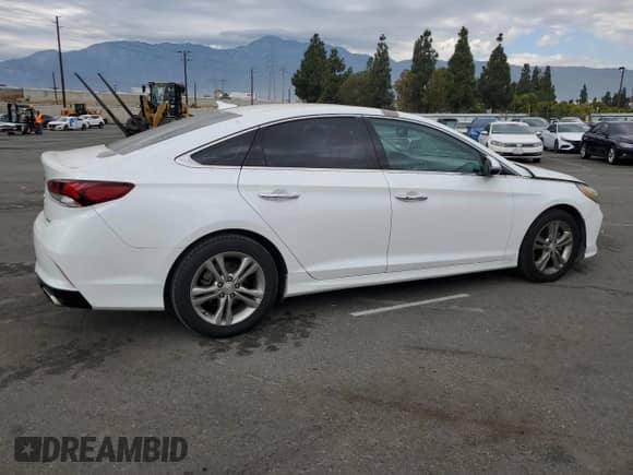 2018 Hyundai Sonata Limited with VIN 5NPE34AF5JH688248, listed as a Copart auction lot 86108805 with 164,095 mi miles and Salvage title. Bid and sale history available at DreamBid. Image 3.