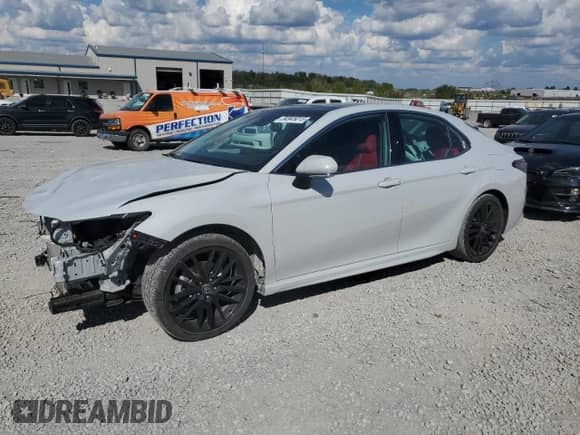 2024 Toyota Camry XSE с VIN 4T1K61AK5RU251451, выставлен на аукционе Copart как лот 84945015 с пробегом 35 450 миль миль и Списание • Salvage title. История ставок и продаж доступна на DreamBid. Изображение 1.