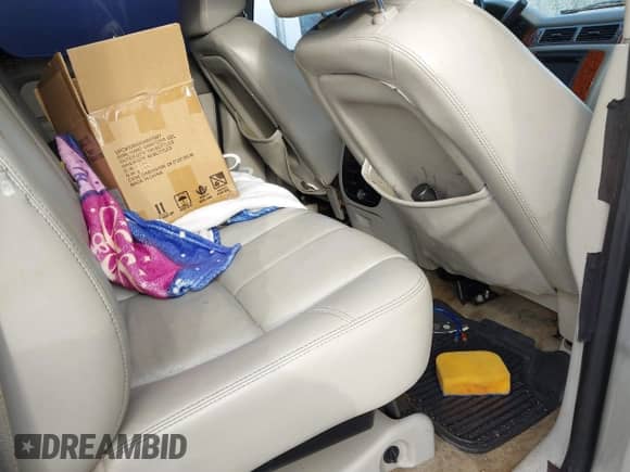 2007 Chevrolet Avalanche 3LT z VIN 3GNEC12J77G322298, wystawiony jako IAAI lot #41518993 z przebiegiem 181 211 mil mil oraz . Historia ofert i sprzedaży dostępna na DreamBid. Obrazek 7.