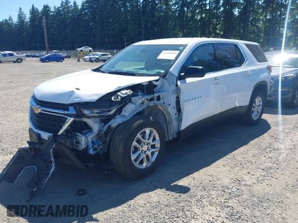 2022 Chevrolet Traverse LS z VIN 1GNEVFKW7NJ177603, wystawiony jako IAAI lot #42605686 z przebiegiem 42 155 mil mil oraz . Historia ofert i sprzedaży dostępna na DreamBid. Obrazek 18.