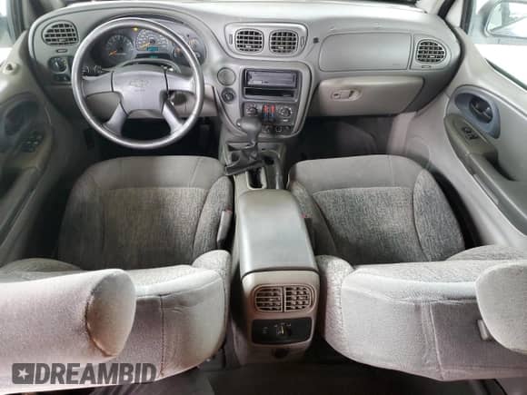 2003 Chevrolet TrailBlazer LS with VIN 1GNDS13S832369560, listed as a Copart auction lot 82181575 with 225,314 mi miles and Salvage title. Bid and sale history available at DreamBid. Image 8.