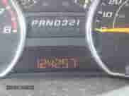 2009 Chevrolet Colorado 1LT z VIN 1GCDT13E098155992, wystawiony jako IAAI lot #42713688 z przebiegiem 124 257 mil mil oraz . Historia ofert i sprzedaży dostępna na DreamBid. Obrazek 15.