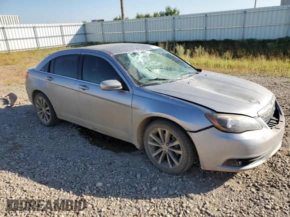 2013 Chrysler 200 Touring с VIN 1C3CCBBB3DN575348, выставлен на аукционе Copart как лот 70106035 с пробегом 162 838 миль миль и Списание • Salvage title. История ставок и продаж доступна на DreamBid. Изображение 4.