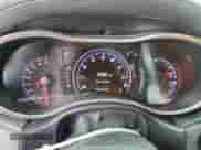 2017 Jeep Grand Cherokee SRT z VIN 1C4RJFDJ5HC957079, wystawiony jako Copart lot #61977395 z przebiegiem 144 029 mil mil oraz Czysty tytuł • Clean title. Historia ofert i sprzedaży dostępna na DreamBid. Obrazek 9.