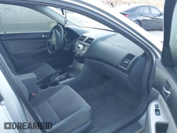 2007 Honda Accord EX z VIN 1HGCM56777A104462, wystawiony jako IAAI lot #43331511 z przebiegiem 187 568 mil mil oraz . Historia ofert i sprzedaży dostępna na DreamBid. Obrazek 5.