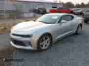 2017 Chevrolet Camaro 1LS z VIN 1G1FA1RXXH0148867, wystawiony jako IAAI lot #43126755 z przebiegiem 66 063 mil mil oraz . Historia ofert i sprzedaży dostępna na DreamBid. Obrazek 2.