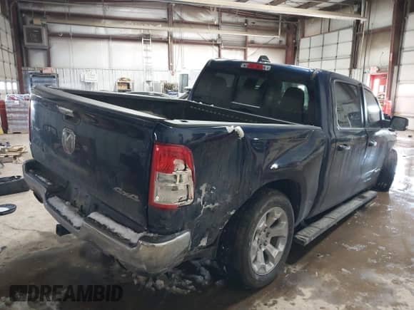 2020 Ram 1500 Big Horn z VIN 1C6SRFFT7LN218907, wystawiony jako IAAI lot #41608010 z przebiegiem 78 998 mil mil oraz . Historia ofert i sprzedaży dostępna na DreamBid. Obrazek 4.