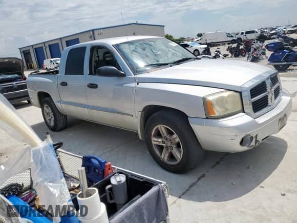2007 Dodge Dakota SLT с VIN 1D7HE48K07S127806, выставлен на аукционе Copart как лот 70178365 с пробегом 252 355 миль миль и Чистый • Clean title. История ставок и продаж доступна на DreamBid. Изображение 4.