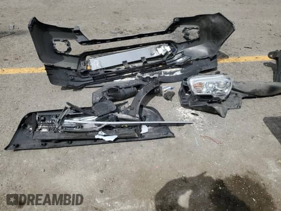 2018 Toyota Tacoma SR with VIN 5TFRX5GN8JX103662, listed as a Copart auction lot 70332395 with 38,906 mi miles and Salvage title. Bid and sale history available at DreamBid. Image 12.