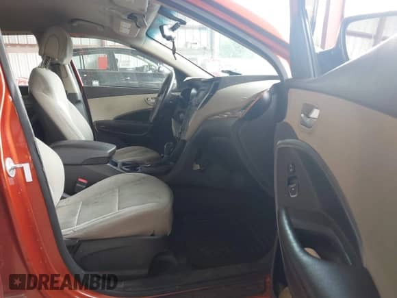 2013 Hyundai Santa Fe Sport z VIN 5XYZU3LB0DG123064, wystawiony jako IAAI lot #43106274 z przebiegiem 136 681 mil mil oraz . Historia ofert i sprzedaży dostępna na DreamBid. Obrazek 5.