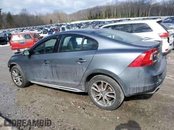 2016 Volvo S60 T5 Platinum с VIN YV4612UM2G2001288, выставлен на аукционе Copart как лот 46215315 с пробегом 124 728 миль миль и Списание • Salvage title. История ставок и продаж доступна на DreamBid. Изображение 2.
