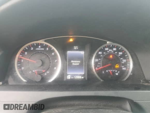 2015 Toyota Camry SE z VIN 4T1BF1FK3FU887774, wystawiony jako Copart lot #81910515 z przebiegiem 129 906 mil mil oraz Szkoda całkowita • Salvage title. Historia ofert i sprzedaży dostępna na DreamBid. Obrazek 9.