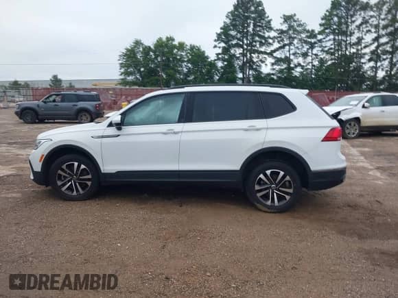 2022 Volkswagen Tiguan S z VIN 3VV1B7AX1NM144102, wystawiony jako IAAI lot #42324072 z przebiegiem 54 974 mil mil oraz . Historia ofert i sprzedaży dostępna na DreamBid. Obrazek 15.