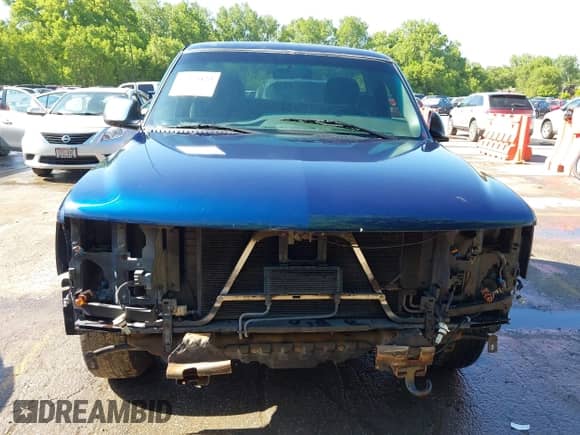 2000 Chevrolet Silverado 1500 with VIN 1GCEC14TXYE381197, listed as a IAAI auction lot 42275123 with 114,188 mi miles and . Bid and sale history available at DreamBid. Image 13.