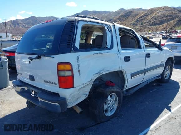 2003 Chevrolet Tahoe LS с VIN 1GNEC13VX3R248032, выставлен на аукционе IAAI как лот 43429162 с пробегом Не указан миль и . История ставок и продаж доступна на DreamBid. Изображение 4.