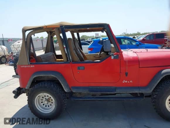 1994 Jeep Wrangler S with VIN 1J4FY19P7RP443592, listed as a IAAI auction lot 43113142 with 149,862 mi miles and . Bid and sale history available at DreamBid. Image 14.