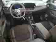 2025 Chevrolet TrailBlazer LT z VIN KL79MRSL7SB065374, wystawiony jako Copart lot #90125435 z przebiegiem Nie podano mil oraz Szkoda całkowita • Salvage title. Historia ofert i sprzedaży dostępna na DreamBid. Obrazek 8.