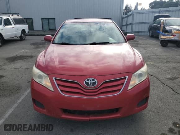 2010 Toyota Camry z VIN 4T1BF3EK9AU517709, wystawiony jako Copart lot #85871455 z przebiegiem 235 020 mil mil oraz Szkoda całkowita • Salvage title. Historia ofert i sprzedaży dostępna na DreamBid. Obrazek 5.