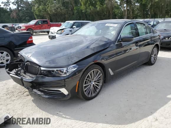2019 BMW 5 Series 540i xDrive z VIN WBAJE7C53KWW29142, wystawiony jako Copart lot #80081955 z przebiegiem Nie podano mil oraz Szkoda całkowita • Salvage title. Historia ofert i sprzedaży dostępna na DreamBid. Obrazek 1.