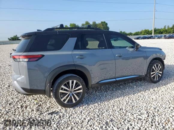 2022 Nissan Pathfinder Platinum with VIN 5N1DR3DK9NC207783, listed as a Copart auction lot 62761675 with 20,877 mi miles and Salvage title. Bid and sale history available at DreamBid. Image 3.