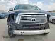 2012 Toyota Tundra Limited z VIN 5TFHW5F12CX266713, wystawiony jako Copart lot #80354775 z przebiegiem 154 198 mil mil oraz Szkoda całkowita • Salvage title. Historia ofert i sprzedaży dostępna na DreamBid. Obrazek 5.