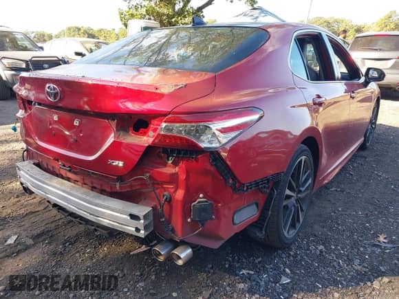 2020 Toyota Camry XSE z VIN 4T1K61AKXLU395343, wystawiony jako IAAI lot #43350130 z przebiegiem 79 904 mil mil oraz . Historia ofert i sprzedaży dostępna na DreamBid. Obrazek 6.