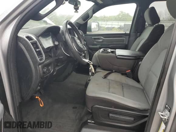 2022 Ram 1500 Big Horn z VIN 1C6RRFFG5NN368096, wystawiony jako Copart lot #70000295 z przebiegiem 38 332 mil mil oraz Szkoda całkowita • Salvage title. Historia ofert i sprzedaży dostępna na DreamBid. Obrazek 7.