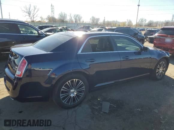 2014 Chrysler 300 S with VIN 2C3CCAGT1EH145422, listed as a Copart auction lot 79602384 with 115,323 mi miles and Clean title. Bid and sale history available at DreamBid. Image 3.