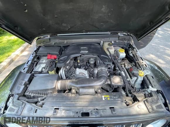 2018 Jeep Wrangler с VIN NY77186, выставлен на аукционе Copart как лот 63714515 с пробегом 39 479 миль миль и Чистый • Clean title. История ставок и продаж доступна на DreamBid. Изображение 8.