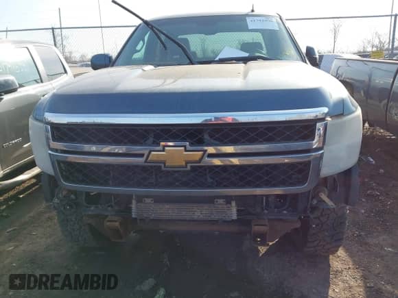2011 Chevrolet Silverado 2500HD LTZ z VIN 1GC1KYCG6BF191235, wystawiony jako IAAI lot #41792096 z przebiegiem 283 540 mil mil oraz . Historia ofert i sprzedaży dostępna na DreamBid. Obrazek 12.