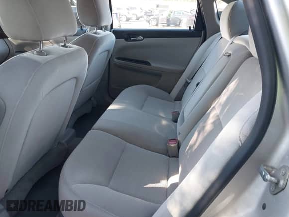 2013 Chevrolet Impala LT z VIN 2G1WB5E32D1173137, wystawiony jako IAAI lot #43435452 z przebiegiem 42 297 mil mil oraz . Historia ofert i sprzedaży dostępna na DreamBid. Obrazek 8.