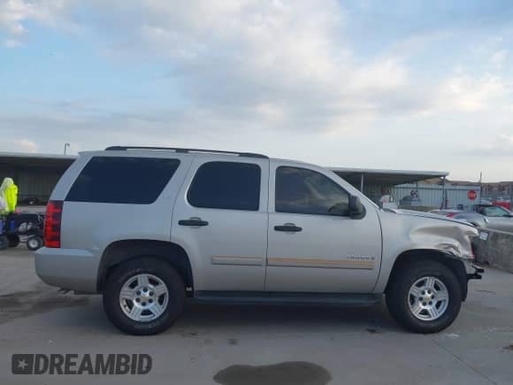2008 Chevrolet Tahoe LS с VIN 1GNFC13C18R185820, выставлен на аукционе IAAI как лот 42662827 с пробегом 186 500 миль миль и . История ставок и продаж доступна на DreamBid. Изображение 13.