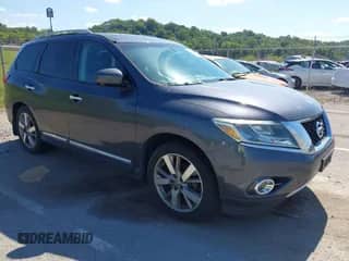 2014 Nissan Pathfinder S z VIN 5N1AR2MMXEC644402, wystawiony jako IAAI lot #43327559 z przebiegiem 197 721 mil mil oraz . Historia ofert i sprzedaży dostępna na DreamBid. Obrazek 1.