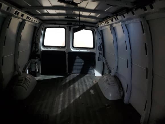 2017 Chevrolet Express Cargo with VIN 1GCWGBFF7H1103452, listed as a Copart auction lot 44024895 with 250,899 mi miles and Clean title. Bid and sale history available at DreamBid. Image 10.