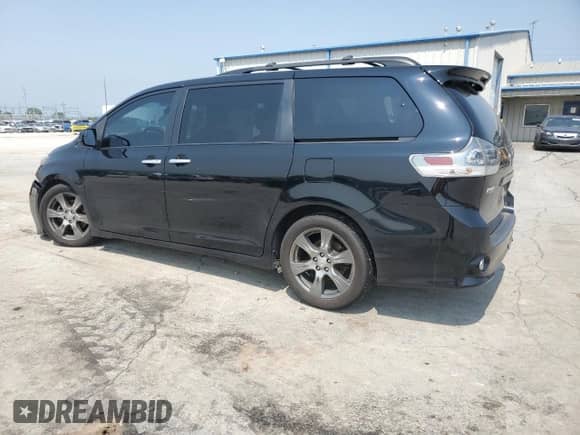 2017 Toyota Sienna SE with VIN 5TDXZ3DC8HS776542, listed as a Copart auction lot 71485065 with 150,951 mi miles and Salvage title. Bid and sale history available at DreamBid. Image 2.