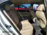 2013 Hyundai Genesis 3.8L z VIN KMHGC4DD0DU231517, wystawiony jako Copart lot #74777994 z przebiegiem 129 206 mil mil oraz Nie do naprawy • Non repairable. Historia ofert i sprzedaży dostępna na DreamBid. Obrazek 10.