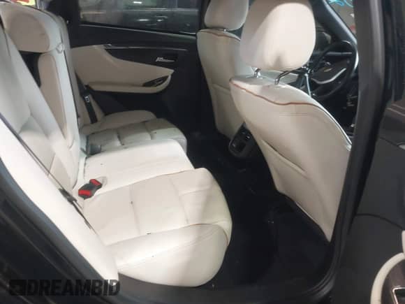 2018 Chevrolet Impala Premier z VIN 2G1125S36J9133638, wystawiony jako IAAI lot #43015532 z przebiegiem 81 221 mil mil oraz . Historia ofert i sprzedaży dostępna na DreamBid. Obrazek 8.