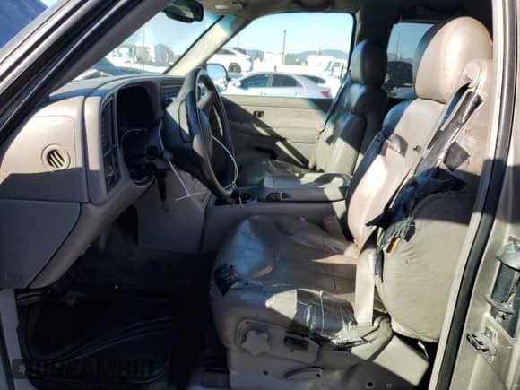 2001 GMC Sierra 1500 SLE with VIN 2GTEC19T811172847, listed as a Copart auction lot 82393655 with 256,488 mi miles and Clean title. Bid and sale history available at DreamBid. Image 7.