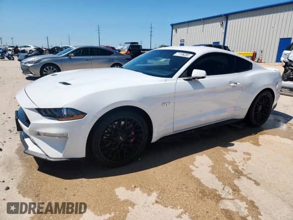 2019 Ford Mustang GT z VIN 1FA6P8CF1K5138954, wystawiony jako Copart lot #71106285 z przebiegiem 121 287 mil mil oraz Czysty tytuł • Clean title. Historia ofert i sprzedaży dostępna na DreamBid. Obrazek 1.