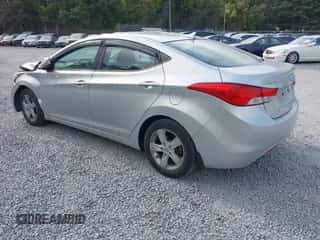 2013 Hyundai Elantra GLS с VIN KMHDH4AE7DU858457, выставлен на аукционе IAAI как лот 43241444 с пробегом 153 661 миль миль и . История ставок и продаж доступна на DreamBid. Изображение 3.
