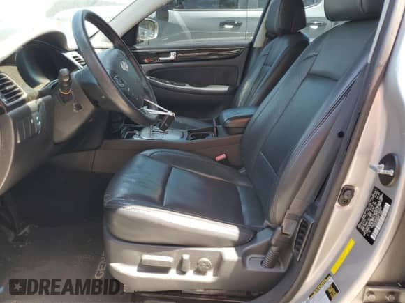 2012 Hyundai Genesis 3.8L z VIN KMHGC4DD2CU152509, wystawiony jako Copart lot #56968094 z przebiegiem 160 433 mil mil oraz Szkoda całkowita • Salvage title. Historia ofert i sprzedaży dostępna na DreamBid. Obrazek 7.