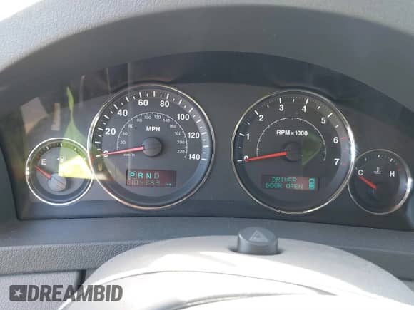 2005 Jeep Grand Cherokee Limited с VIN 1J4HS58N95C657759, выставлен на аукционе IAAI как лот 41830601 с пробегом 184 393 миль миль и . История ставок и продаж доступна на DreamBid. Изображение 7.