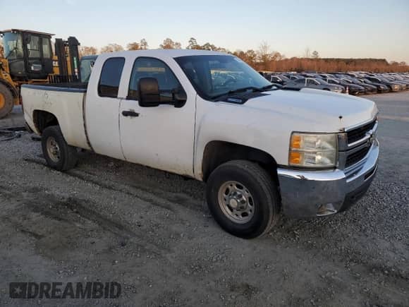 2007 Chevrolet Silverado 2500HD 2LT z VIN 1GCHK29687E576061, wystawiony jako Copart lot #82683794 z przebiegiem 166 016 mil mil oraz Czysty tytuł • Clean title. Historia ofert i sprzedaży dostępna na DreamBid. Obrazek 4.