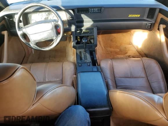 1991 Chevrolet Camaro с VIN 1G1FP33F2ML189691, выставлен на аукционе Copart как лот 74683984 с пробегом 683 882 миль миль и Списание • Salvage title. История ставок и продаж доступна на DreamBid. Изображение 8.